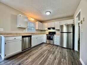 875 Cambria St NW in Christiansburg, VA - Building Photo - Building Photo