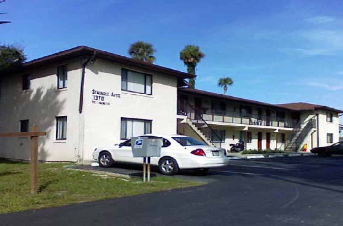 Seminole Apartments in Daytona Beach, FL - Building Photo