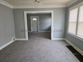 2120 E 68th Terrace in Kansas City, MO - Building Photo - Building Photo
