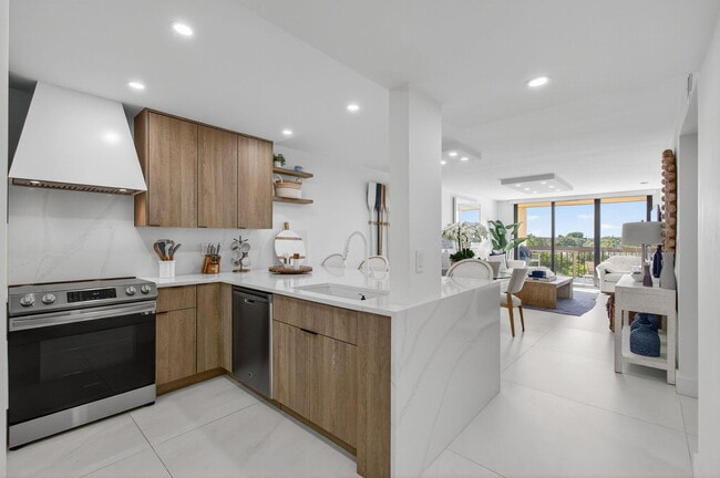 600 Egret Cir