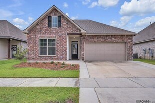 7248 Kenilworth Crossing Ave in Baton Rouge, LA - Building Photo