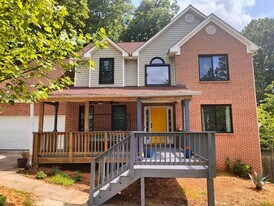 925 Dogwood Park Dr in Lawrenceville, GA - Building Photo