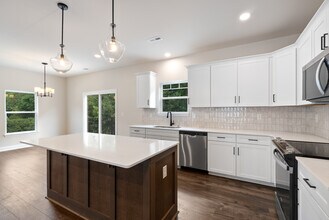 191 Cherry Spgs Ln in Asheville, NC - Building Photo - Building Photo