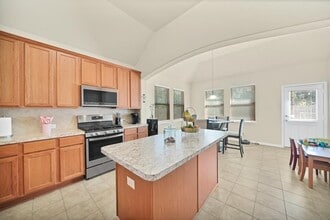 10402 Lake of the Ozarks Dr in Humble, TX - Building Photo - Building Photo