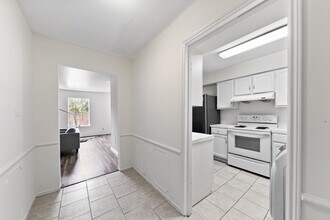 361 N Post Oak Ln in Houston, TX - Building Photo - Building Photo