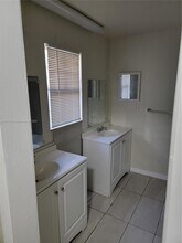 4285 Solomon Dr in Orlando, FL - Building Photo - Building Photo