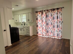 309 Liza Ln in Tecumseh, OK - Building Photo - Building Photo