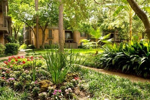 2400 Yorktown Street in Houston, TX - Building Photo - Building Photo