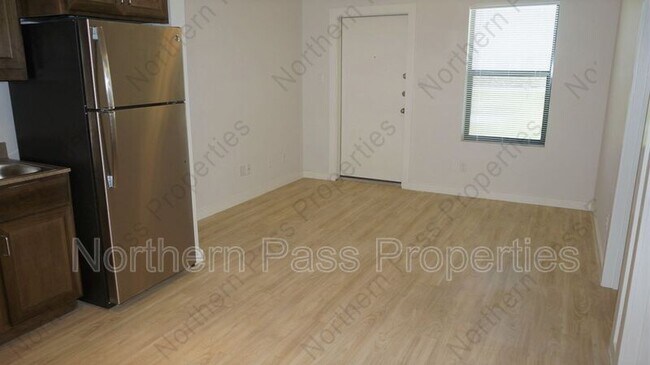 1061 Ranger Trail in El Paso, TX - Building Photo - Building Photo