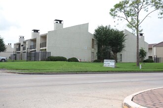 Sunstream Villas in Houston, TX - Foto de edificio - Building Photo