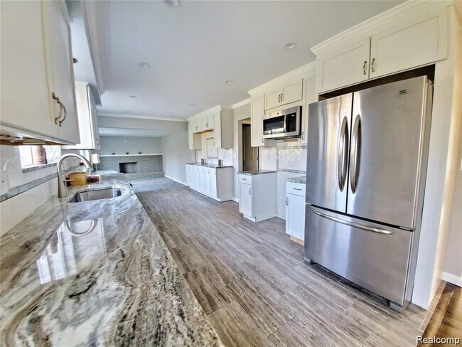 15596 Nola Cir in Livonia, MI - Building Photo - Building Photo
