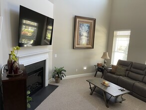 224 Clearwater Cir in Port Wentworth, GA - Foto de edificio - Building Photo