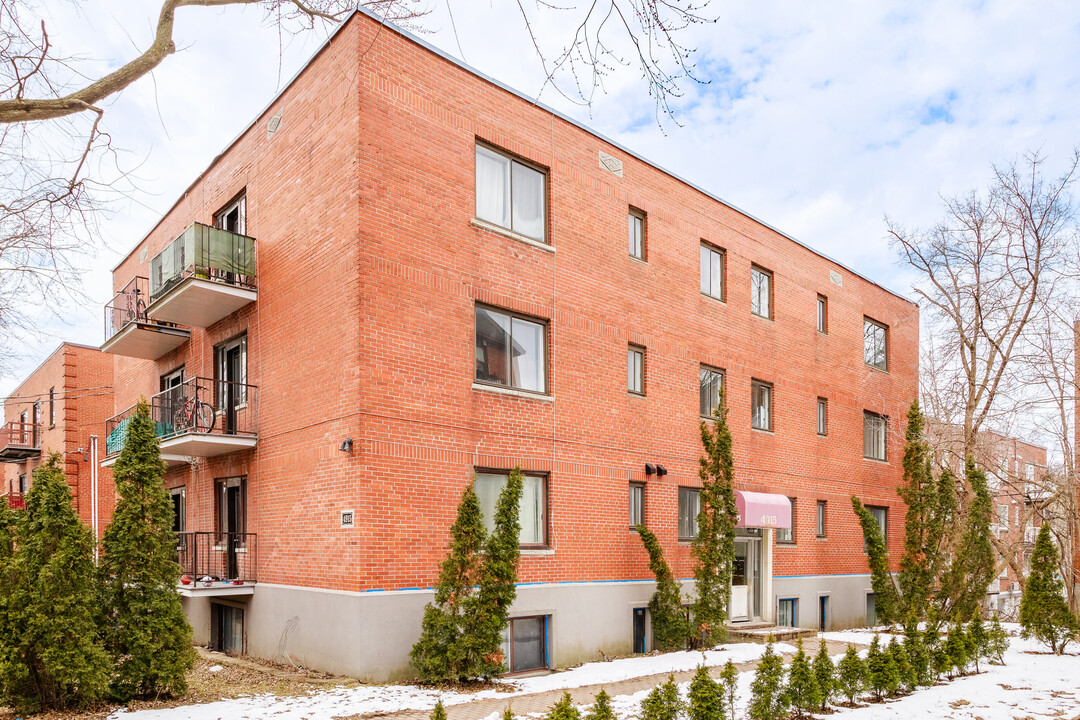 4915 Édouard-Montpetit Boul in Montréal, QC - Building Photo