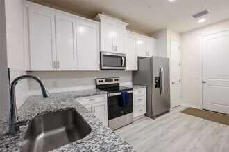 2992 Mearshire Dr in Largo, FL - Building Photo - Building Photo