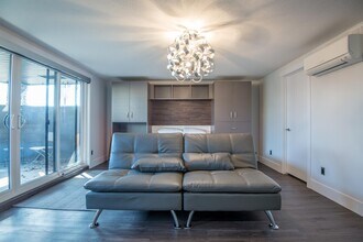1174B Spadina Crescent E in Saskatoon, SK - Building Photo - Building Photo