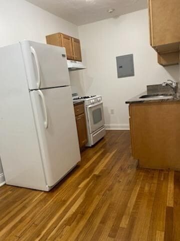 property at 10 Yeamans St