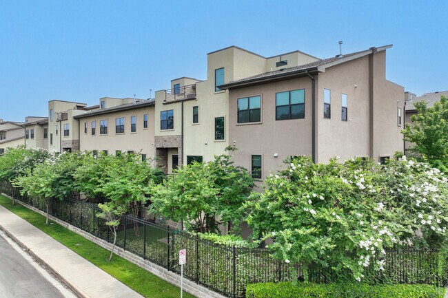 Cityscape Plaza Townhomes in Dallas, TX - Foto de edificio - Building Photo