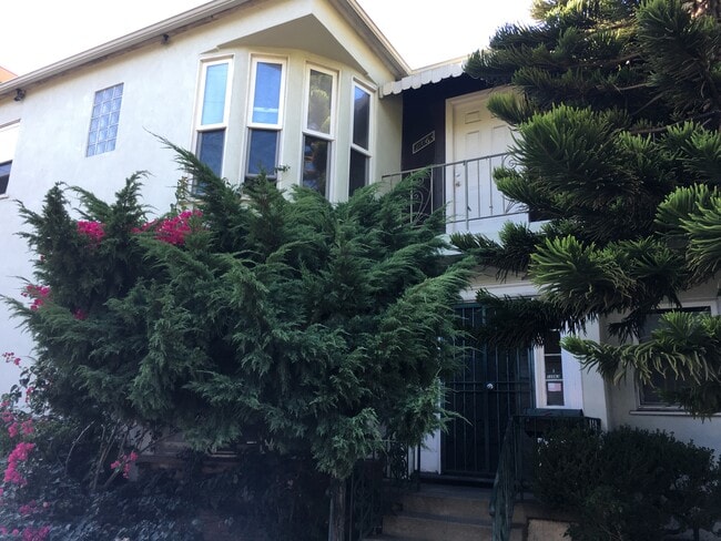 11061 Ohio Ave, Unit 11061OhioAv. in Los Angeles, CA - Foto de edificio - Building Photo