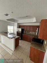 1005 SW 143rd Ave in Pembroke Pines, FL - Building Photo - Building Photo