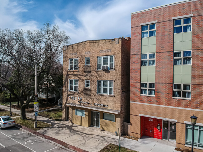 214 Chicago Ave in Oak Park, IL - Building Photo - Building Photo