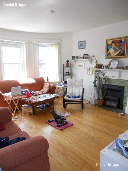 1822 Beacon St-Unit -13 in Brookline, MA - Foto de edificio