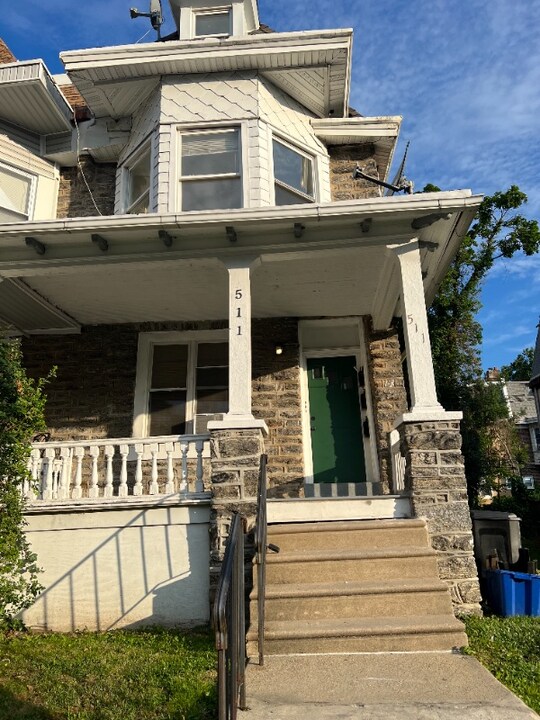 511 Brinton St in Philadelphia, PA - Building Photo