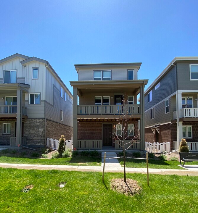 12713 E Dickenson Ave in Aurora, CO - Building Photo