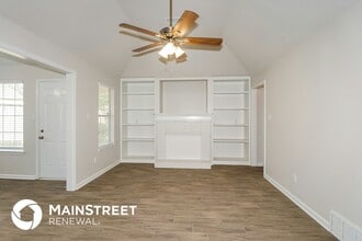 10130 Cross Valley Dr in Cordova, TN - Foto de edificio - Building Photo