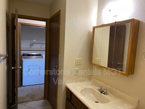 940 9th Ave SE in Valley City, ND - Building Photo - Building Photo
