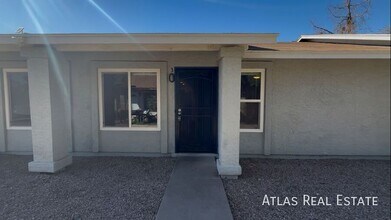 2826 E Capri Cir in Mesa, AZ - Building Photo - Building Photo
