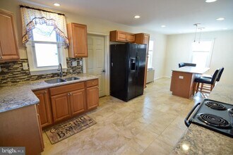 1071 W Bristol Rd in Warminster, PA - Building Photo - Building Photo