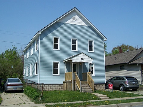 4 Unit Multi Family in Pontiac, MI - Building Photo