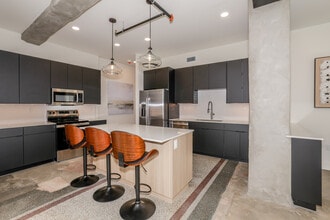 The Beacon Building in Tulsa, OK - Foto de edificio - Interior Photo