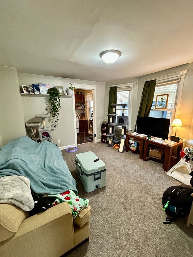 property at 412 N 11th Ave E