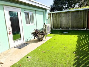 2442 Garfield St in Hollywood, FL - Building Photo - Building Photo