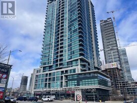 3985 Grand Park Dr in Mississauga, ON - Building Photo