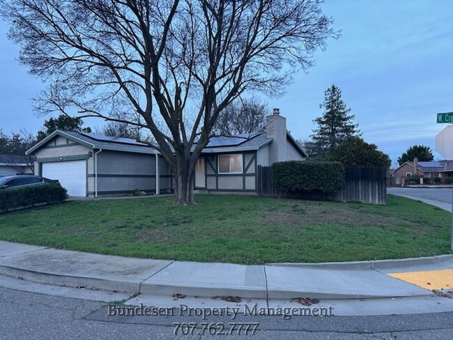 property at 400 W Creekside Cir