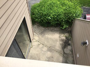 3353 Beacon St, Unit B26 in North Chicago, IL - Foto de edificio - Building Photo