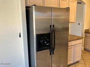 2307 E Kelton Ln in Phoenix, AZ - Building Photo - Building Photo