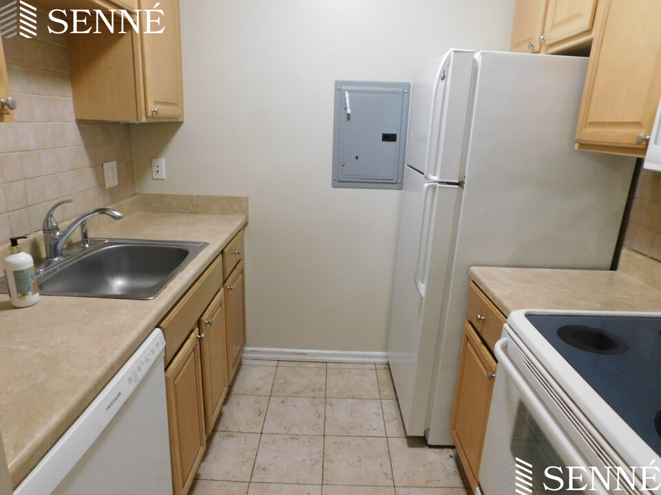 16 Ellery St, Unit 12-16 #105 in Cambridge, MA - Building Photo