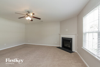 4928 McClure Rd in Charlotte, NC - Foto de edificio - Building Photo