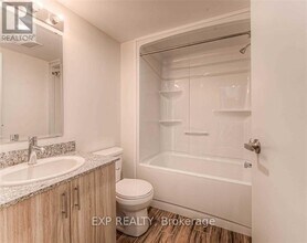 275 Larch St in Waterloo, ON - Building Photo - Building Photo