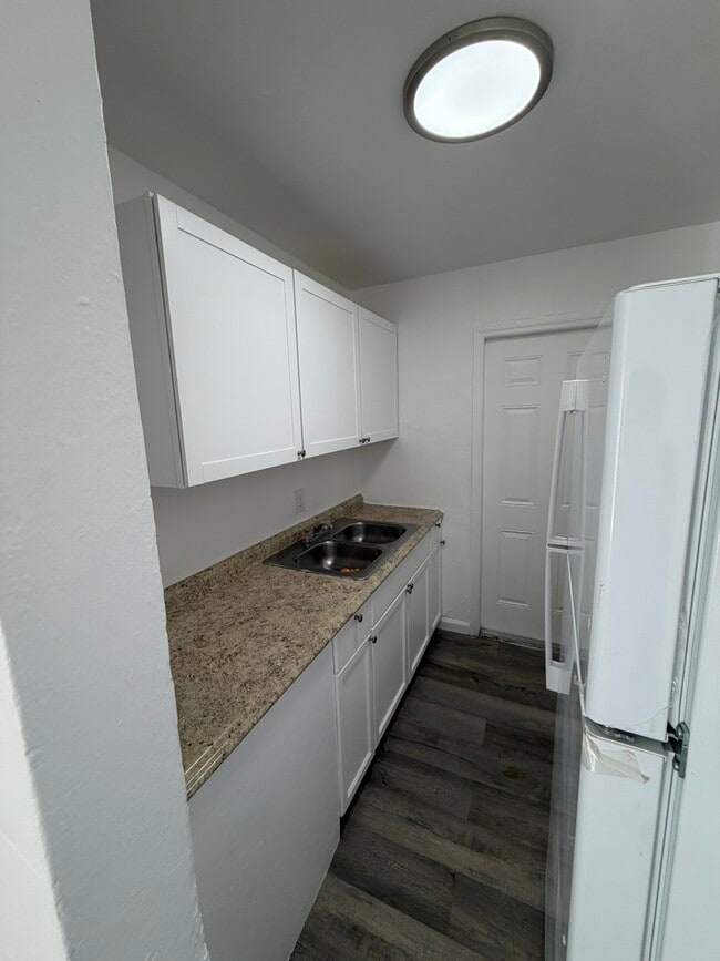 3033 2nd St in Ft. Myers, FL - Foto de edificio - Building Photo