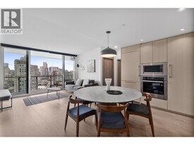 89 Nelson St. in Vancouver, BC - Building Photo