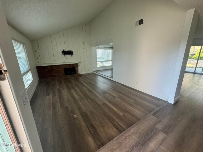 2261 Birchfield St in Simi Valley, CA - Building Photo - Building Photo