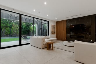 356 N La Jolla Ave in Los Angeles, CA - Building Photo - Building Photo