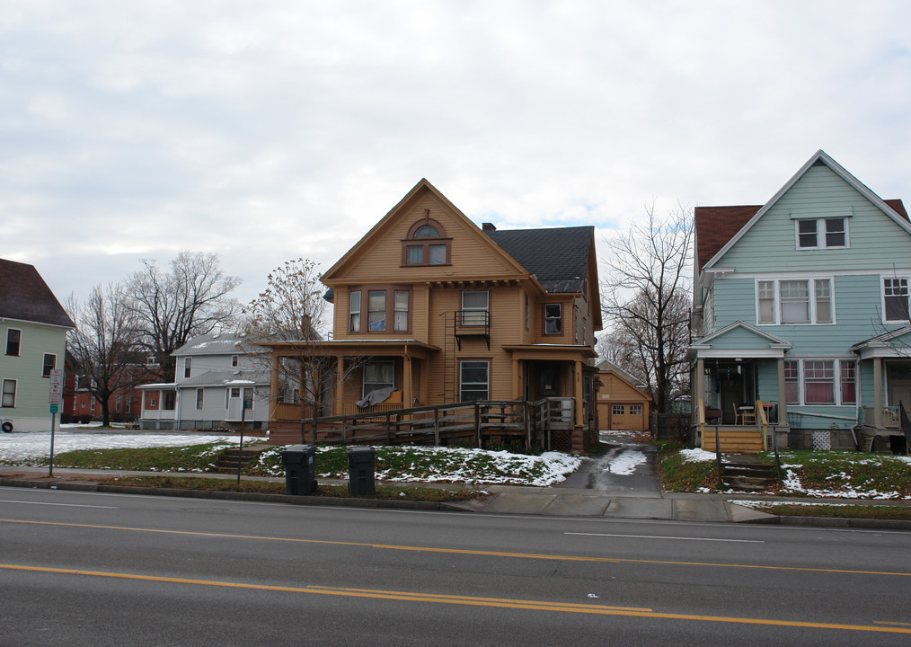 413-415 Lake Ave in Rochester, NY - Building Photo