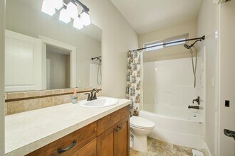 6639 S Red Shine Way in Boise, ID - Building Photo - Building Photo