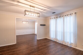 5607 Court of York in Houston, TX - Building Photo - Building Photo