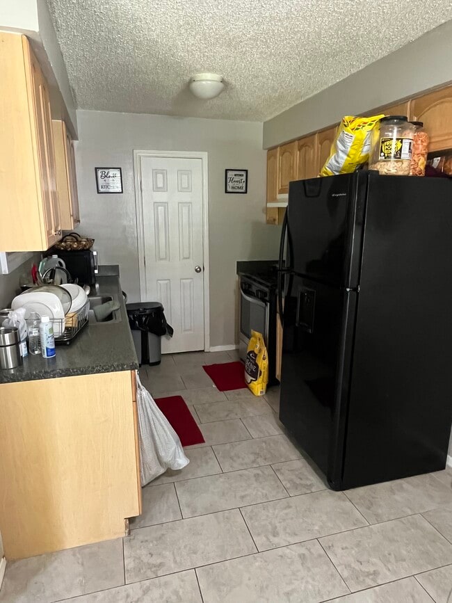 801 Cactus Dr in Round Rock, TX - Building Photo - Building Photo